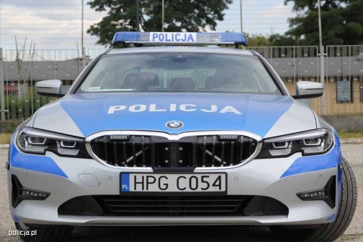 Jechał po narkotykach, bez uprawnień i za szybko