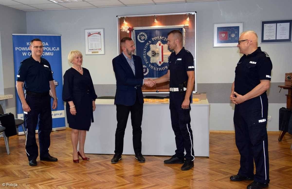 Kolejne podręczne alkotestery trafiły w ręce policjantów