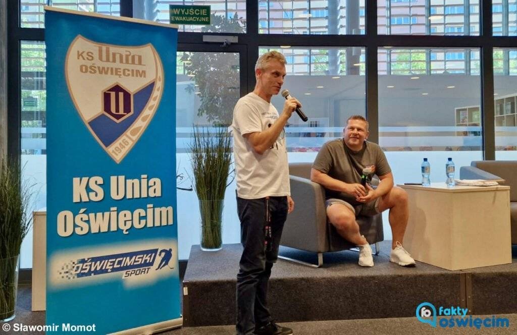 Hokejowy poniedziałek w sercu Oświęcimia