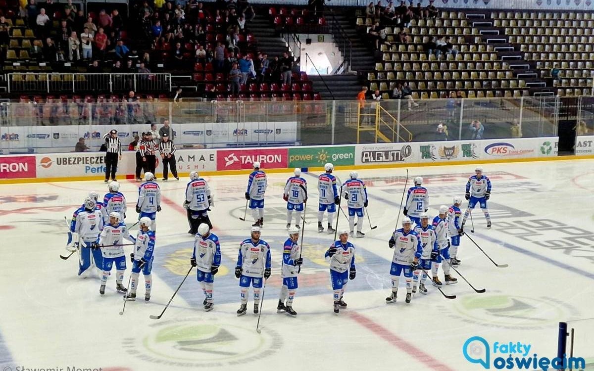 Polityka wpleciona nawet w sparingi – FELIETON