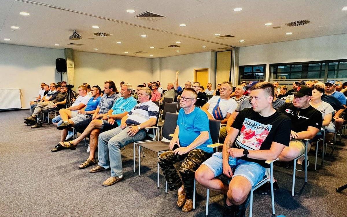 Biało-niebieskie spotkanie 