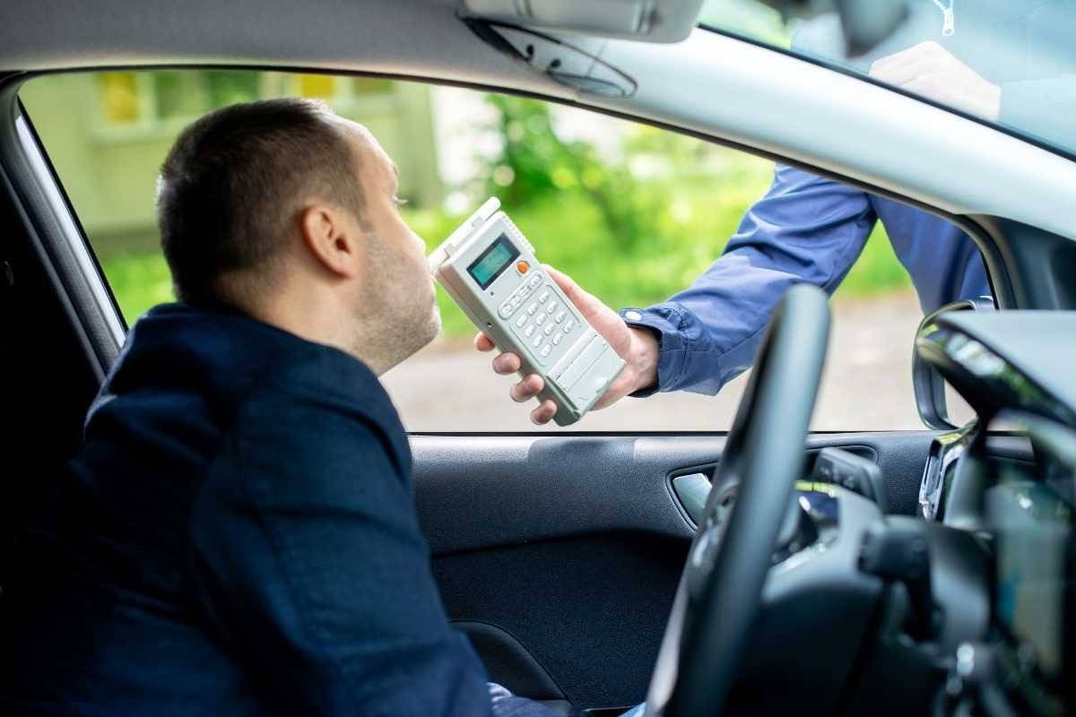 Dwaj mężczyźni zatrzymali pijanego kierowcę
