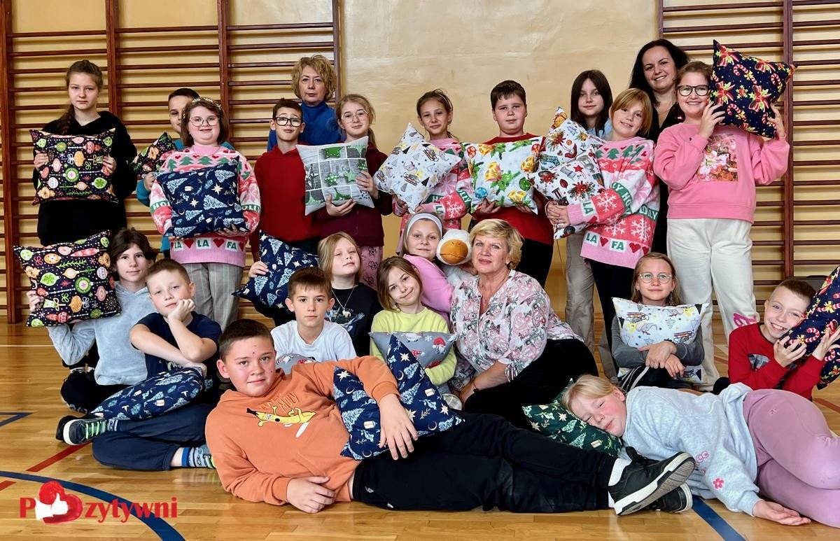 Uczniowie Siódemki z pomocą małej Zuzi – FILM, FOTO