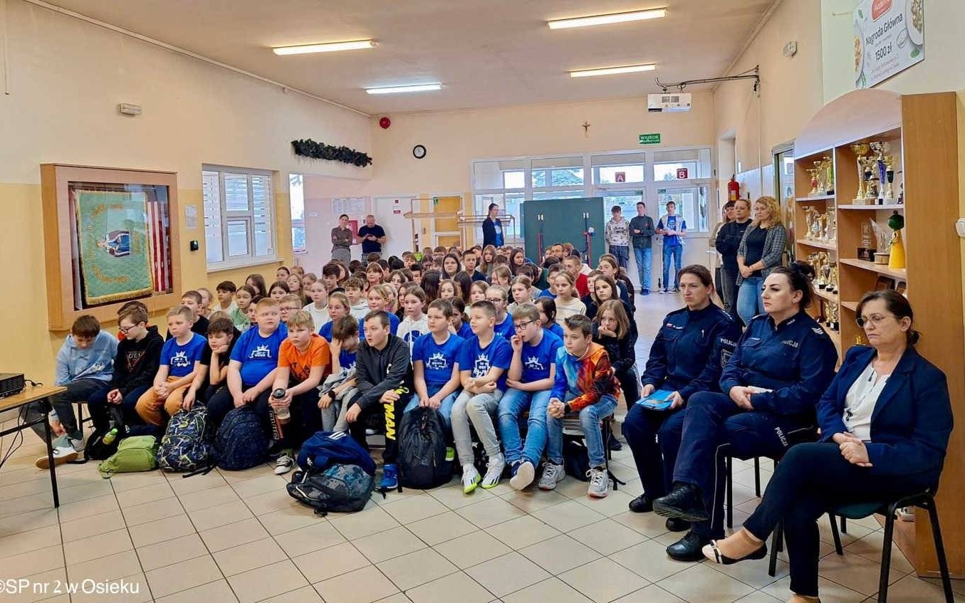 Dzień bezpiecznego internetu w osieckiej Dwójce – FOTO