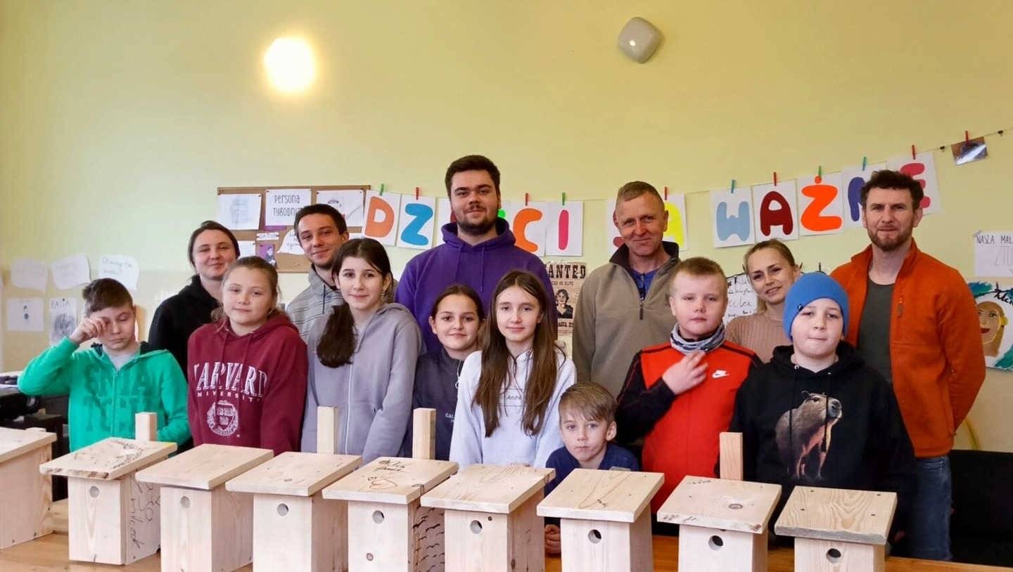 Małe dłonie, duży wkład: Budowali domy dla sikorek – FOTO