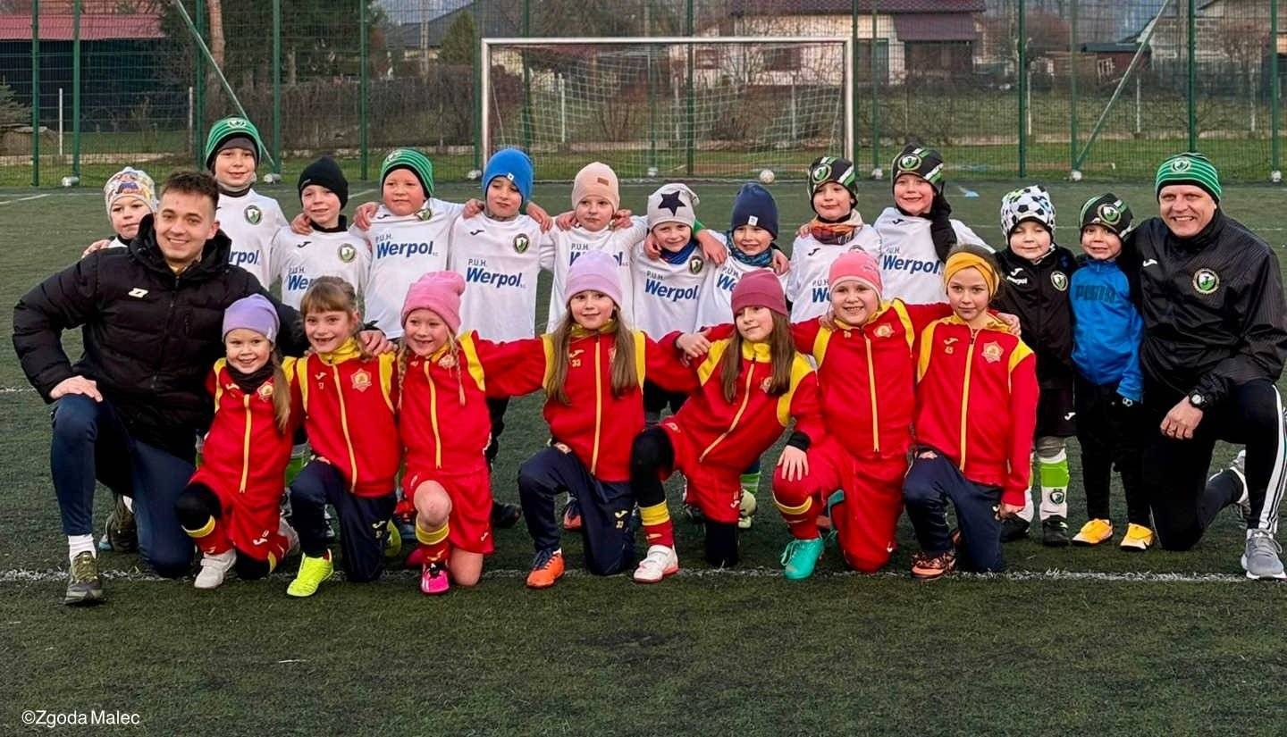 W Malcu piłkę kopią nawet małe skrzatki – FOTO
