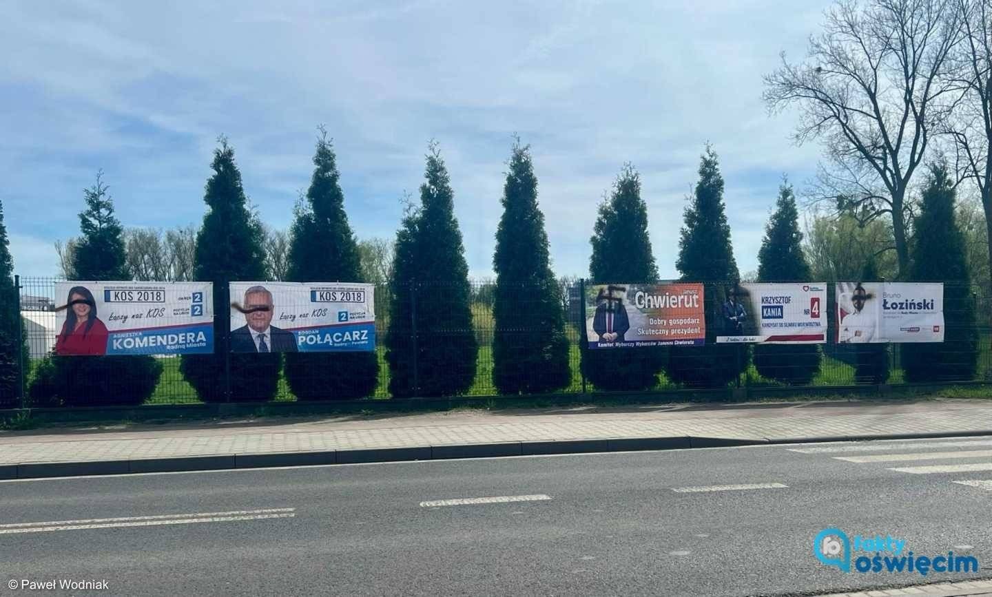Swastyka na plakatach wyborczych w Oświęcimiu – FOTO