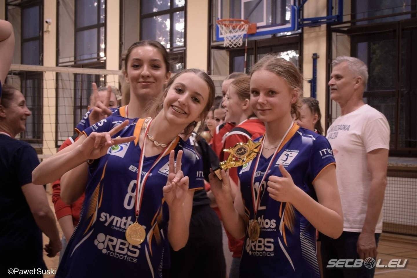 Setbolówki w koronie. Kęczanki z wicemistrzostwem – FOTO