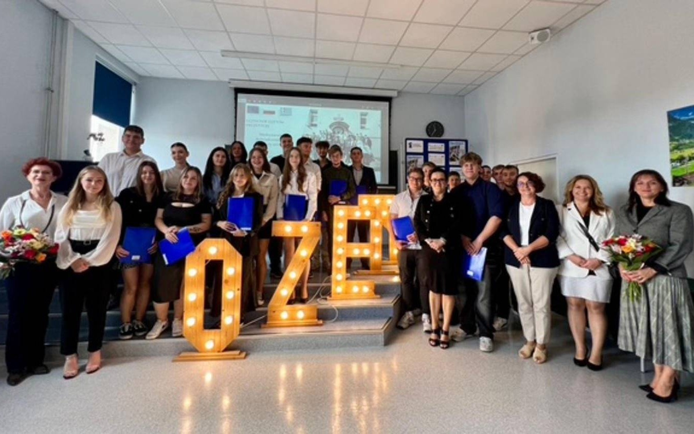 Uczniowie Ozetów podsumowali międzynarodowe praktyki zawodowe – FILM