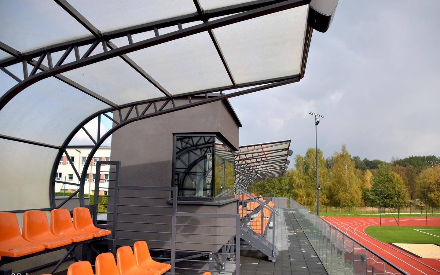 Nowoczesny kompleks sportowy w Oświęcimiu otwiera swoje bramy