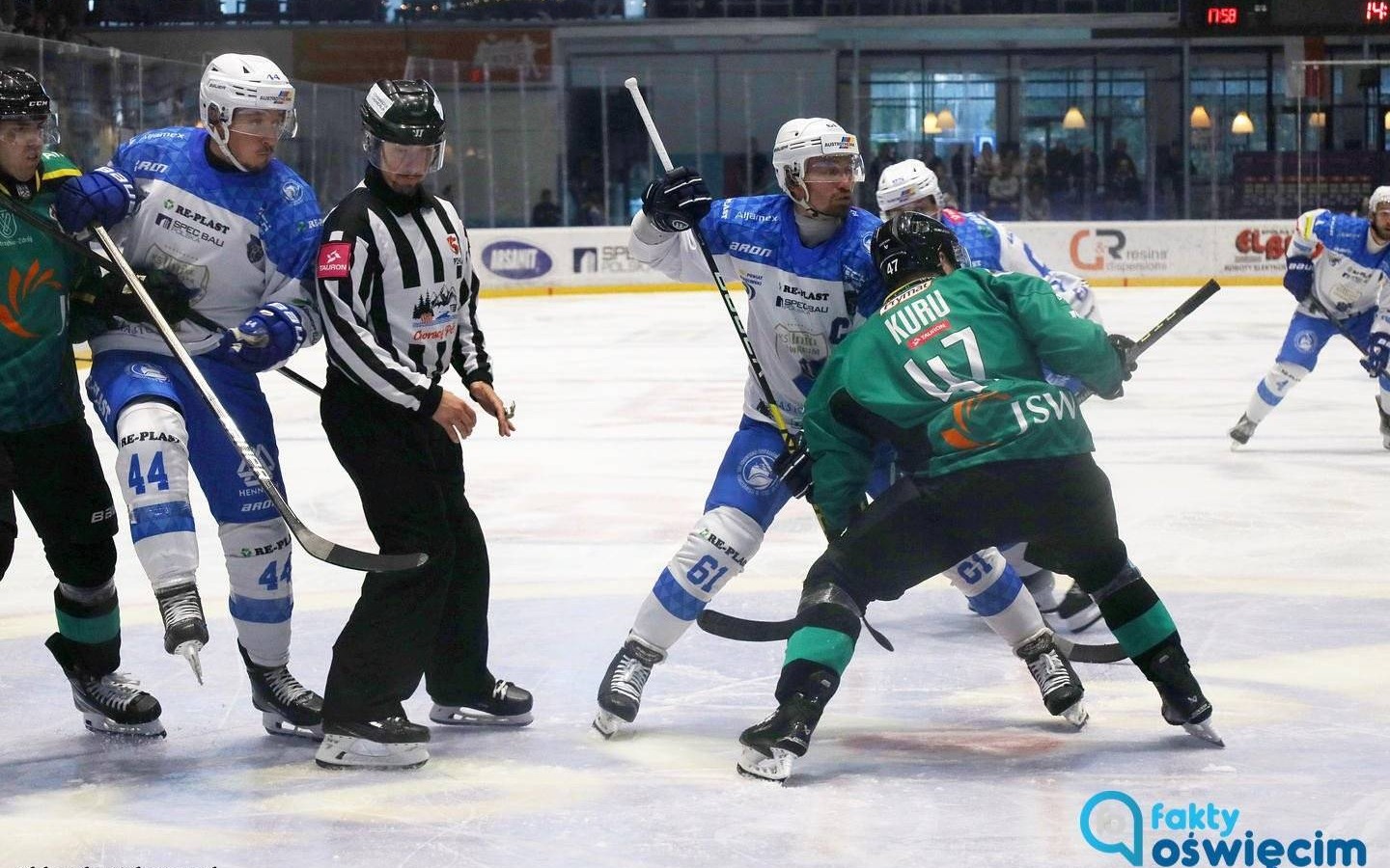 W meczach z JKH biało-niebiescy odliczają do czterech