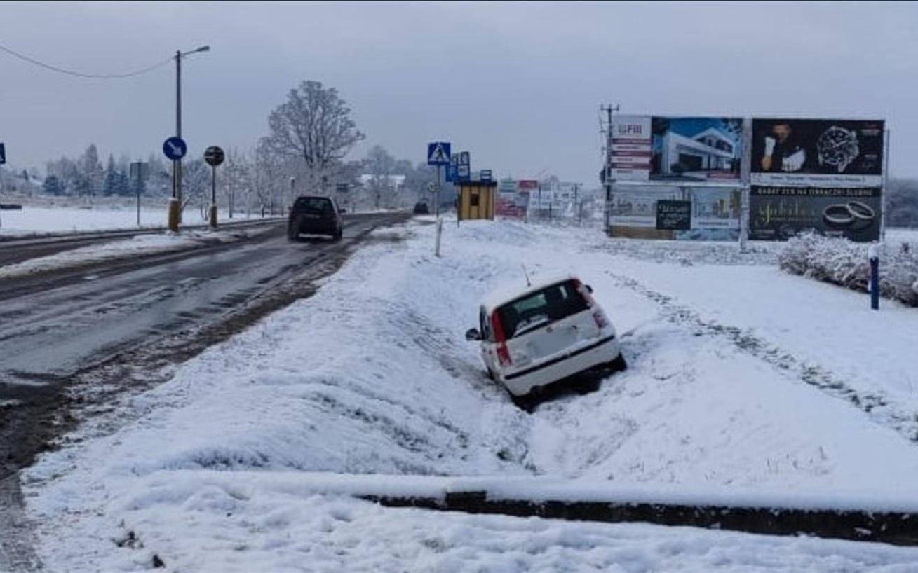 Dwa zdarzenia drogowe na ulicy Krakowskiej – FOTO
