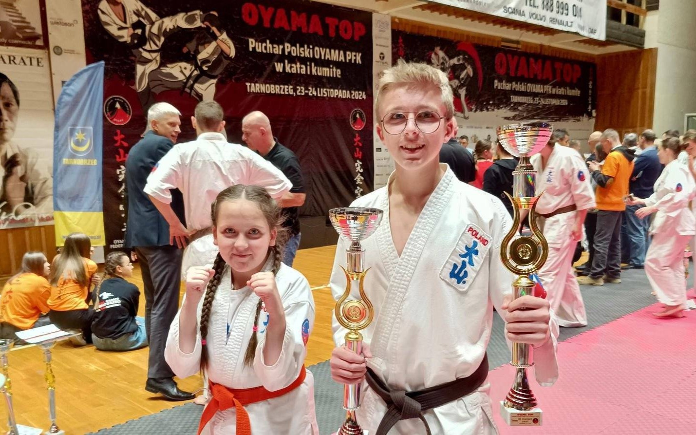 Trzy krążki karateków z Brzeszcz – FOTO