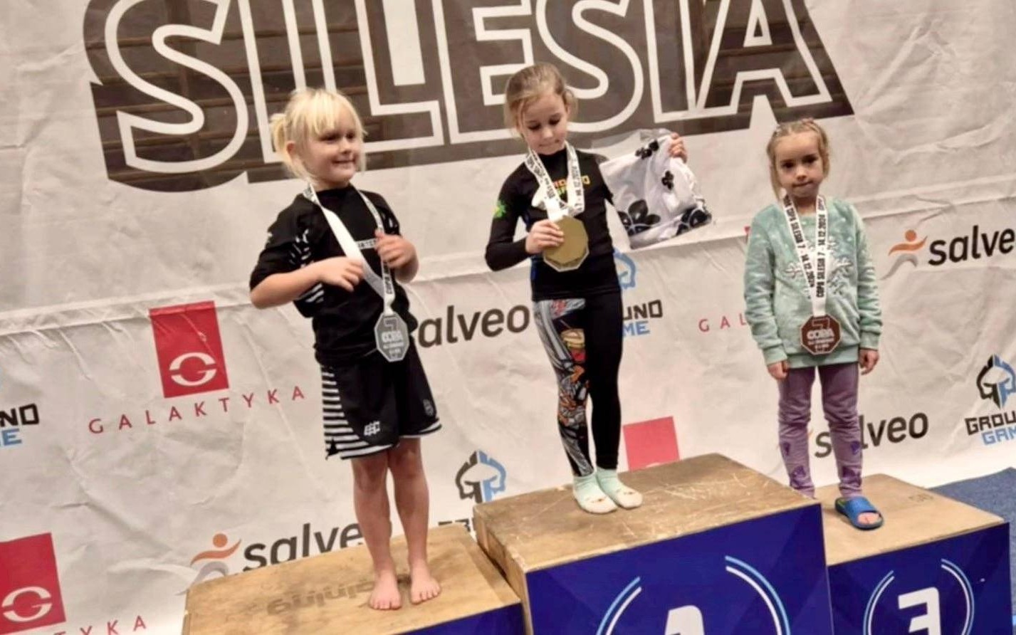 Medalowe łowy oświęcimian z Factory – FOTO