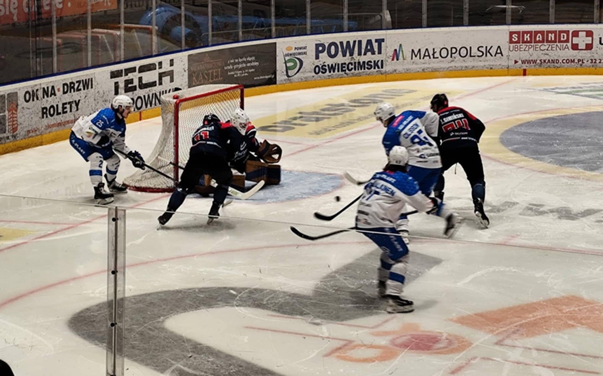 Pierniki ze stali za twarde dla oświęcimian