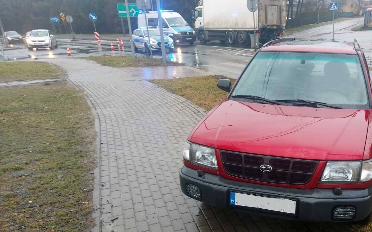 Seniorka siedząca za kierownicą potrąciła pieszą seniorkę