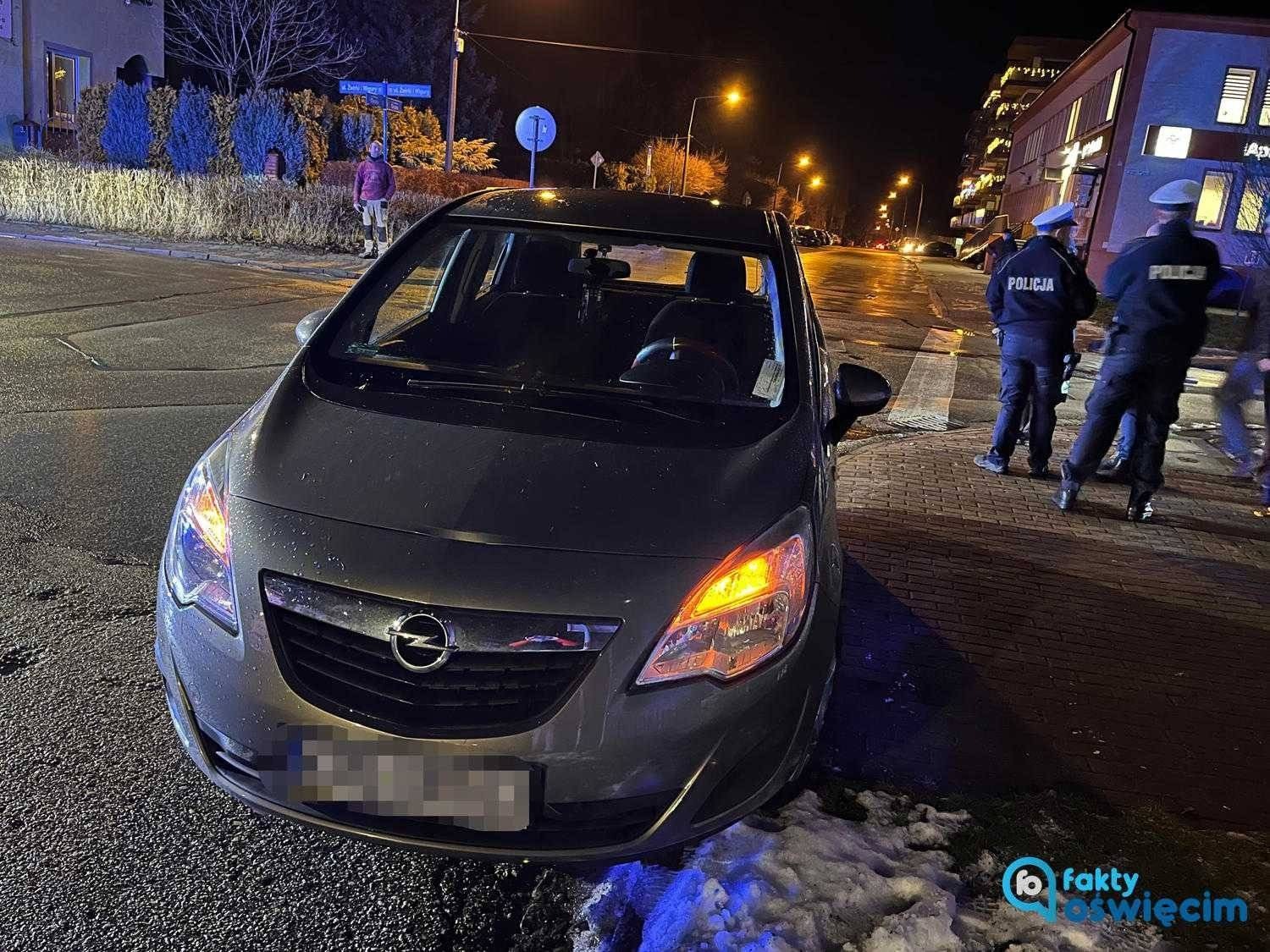 Potrącony 16-latek. Przechodził z matką przez jezdnię