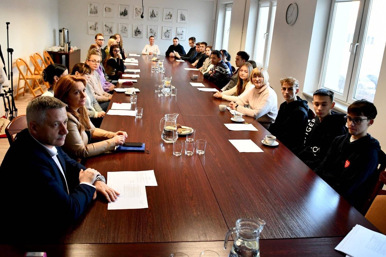 Młodzieżowa Rada Powiatu. O krok od pierwszych wyborów – FOTO