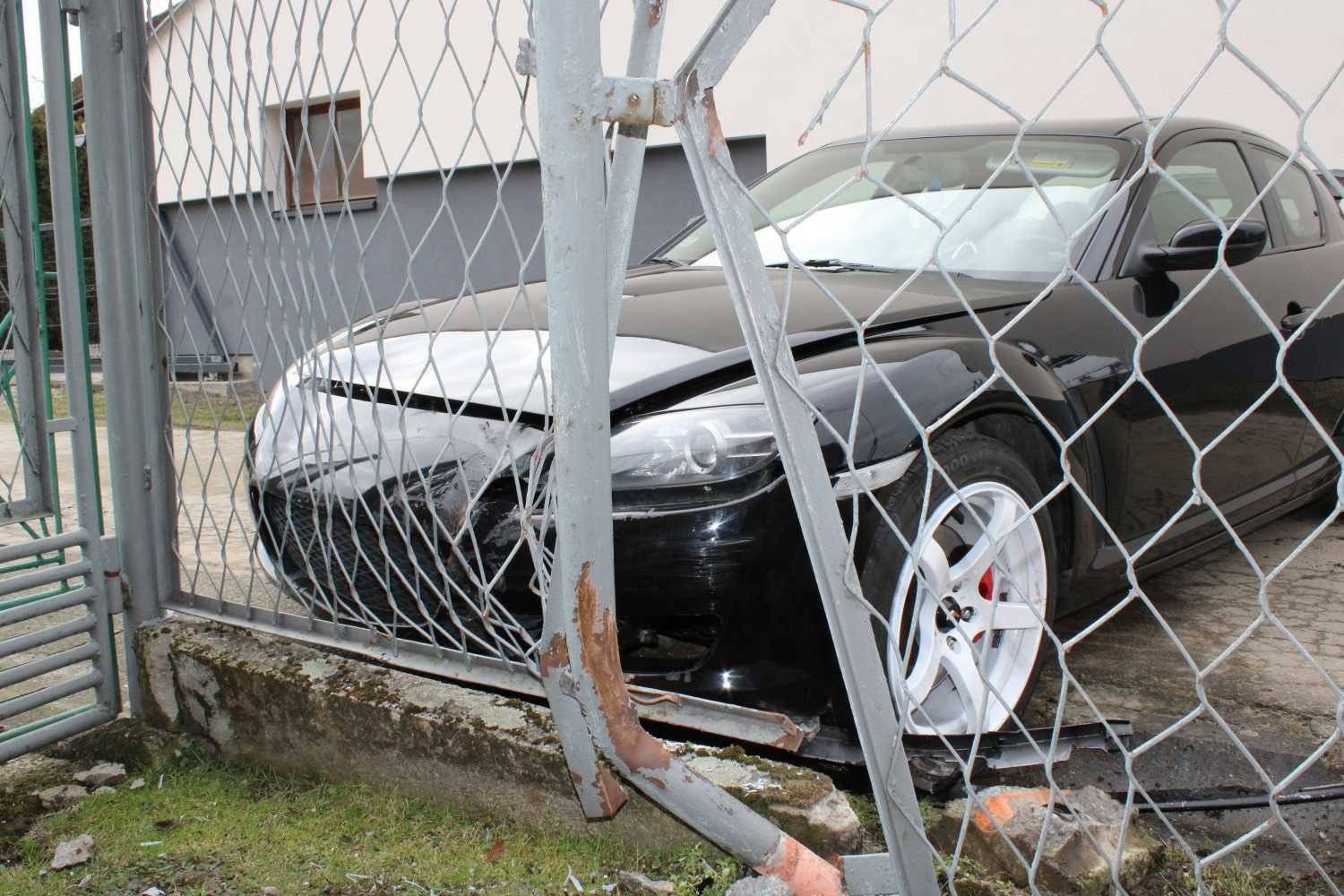 Policyjny pościg. Kierowca po narkotykach, auto z usterkami i bez polisy