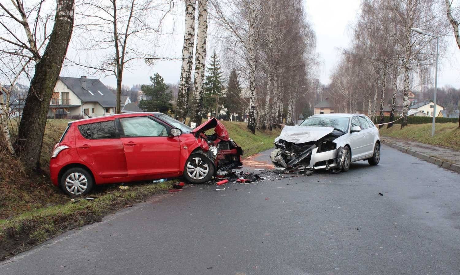 Zderzenie czołowe w Malcu. Trzy osoby ranne
