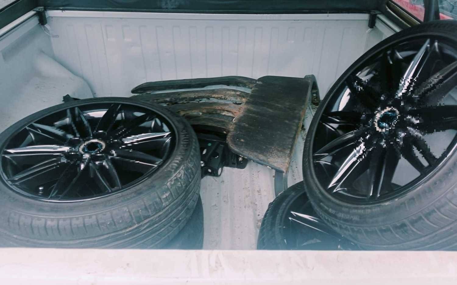 Ukradł koła do samochodu, ale zbyt daleko nie zajechał