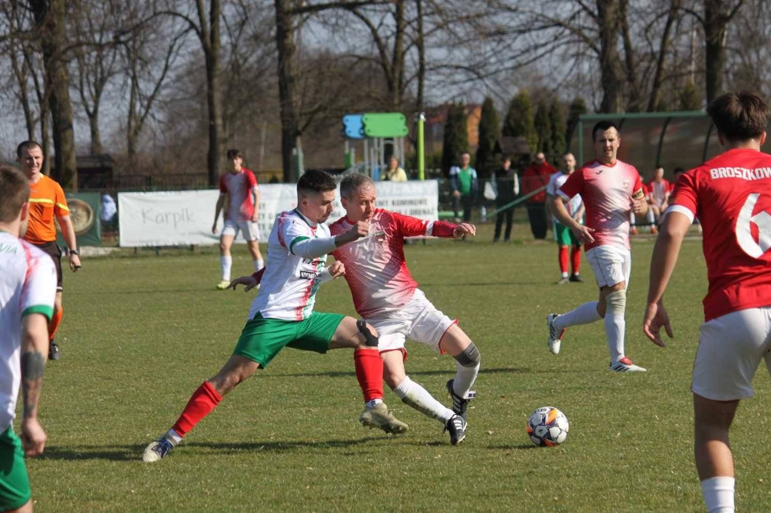 Startują rewanże w najniższej z lig. Derby w Zaborzu