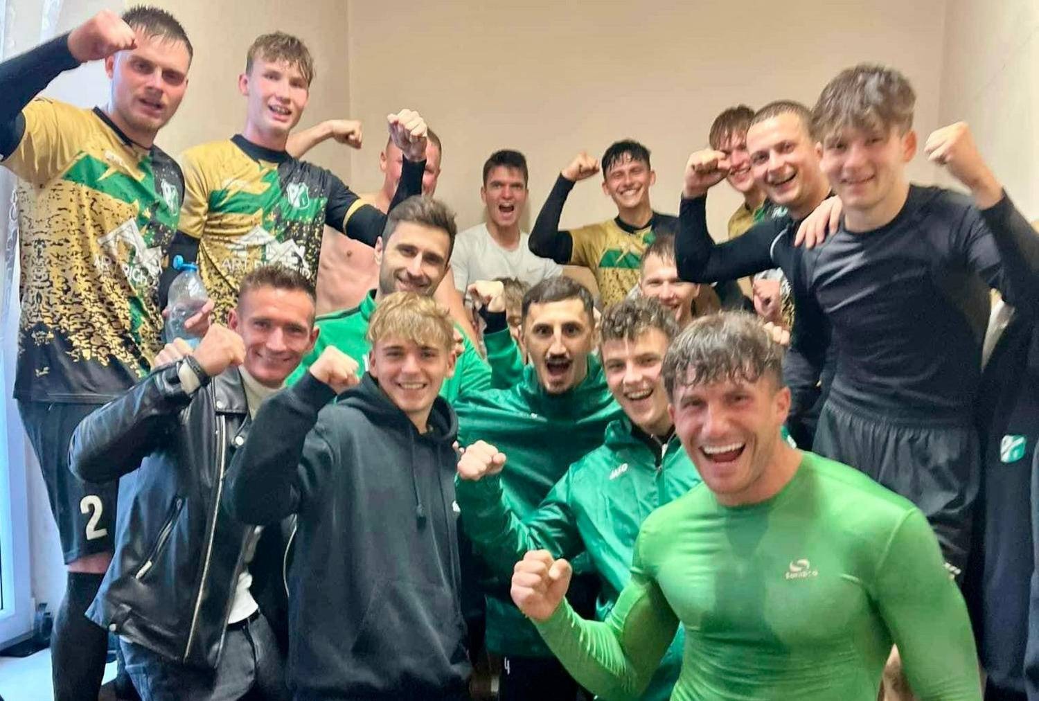 Domowe zwycięstwa ligowego tercetu