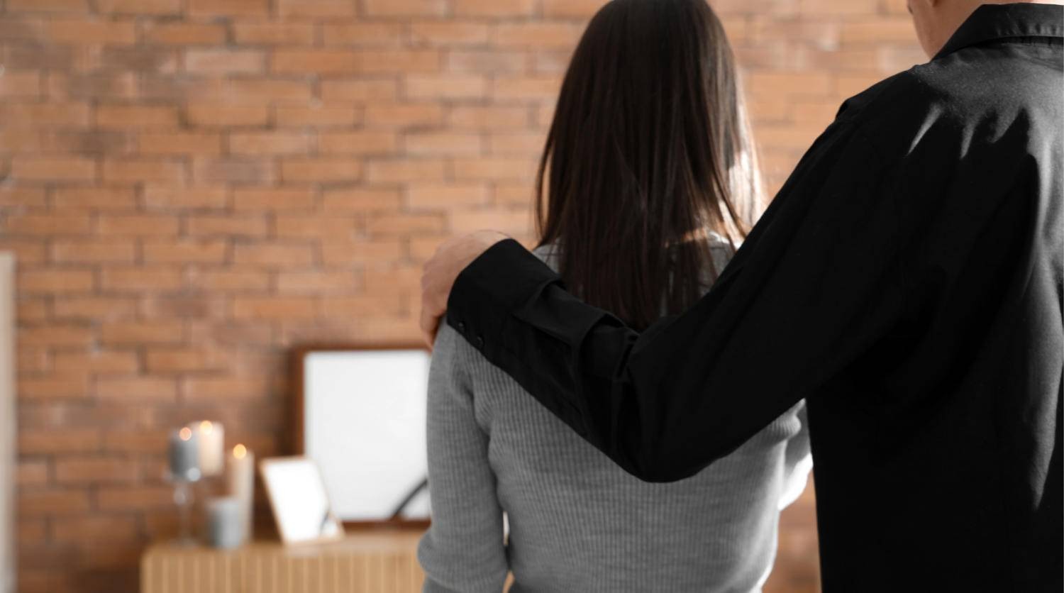 Strata boli mniej, gdy nie jesteś z tym sam / sama – FILM