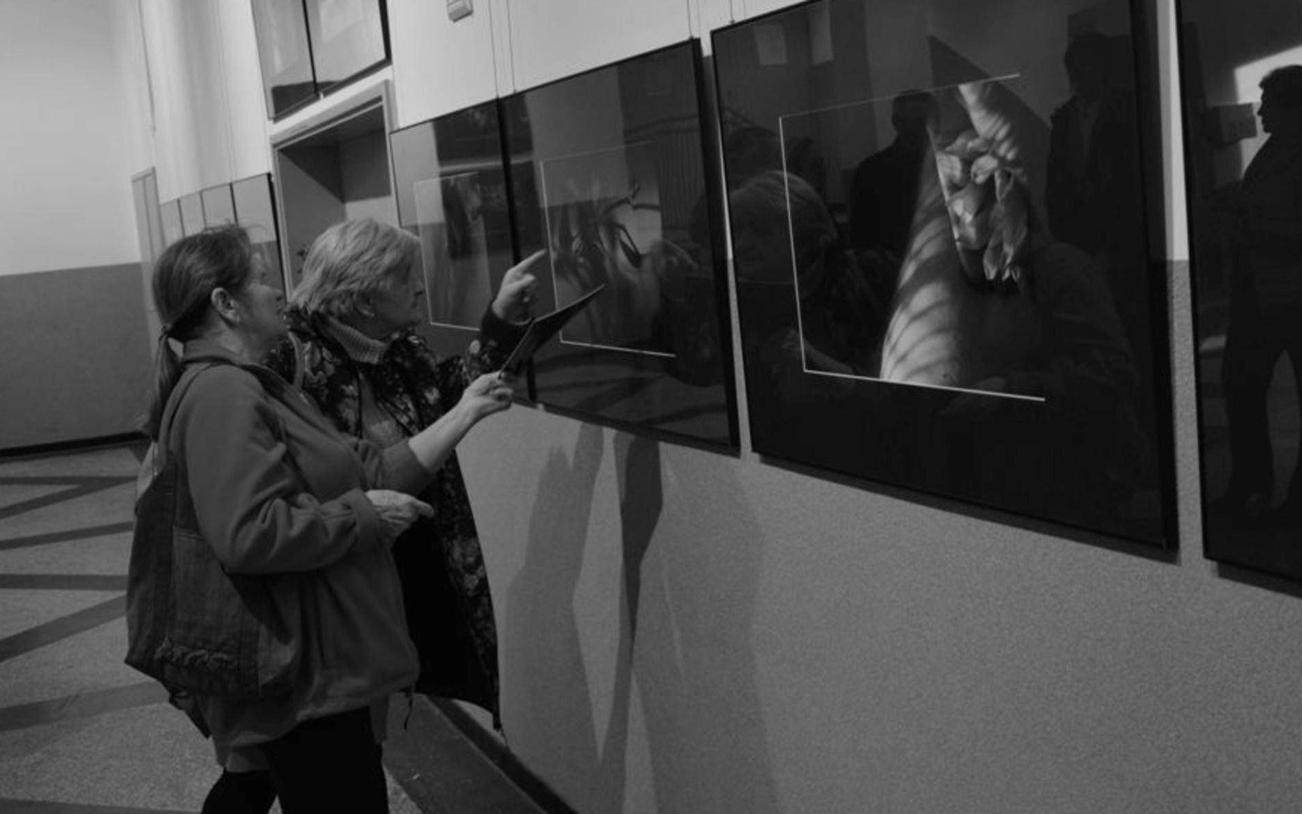 Obejrzyj wystawę „Ob(szary)” Joanny Chrząszcz – FOTO