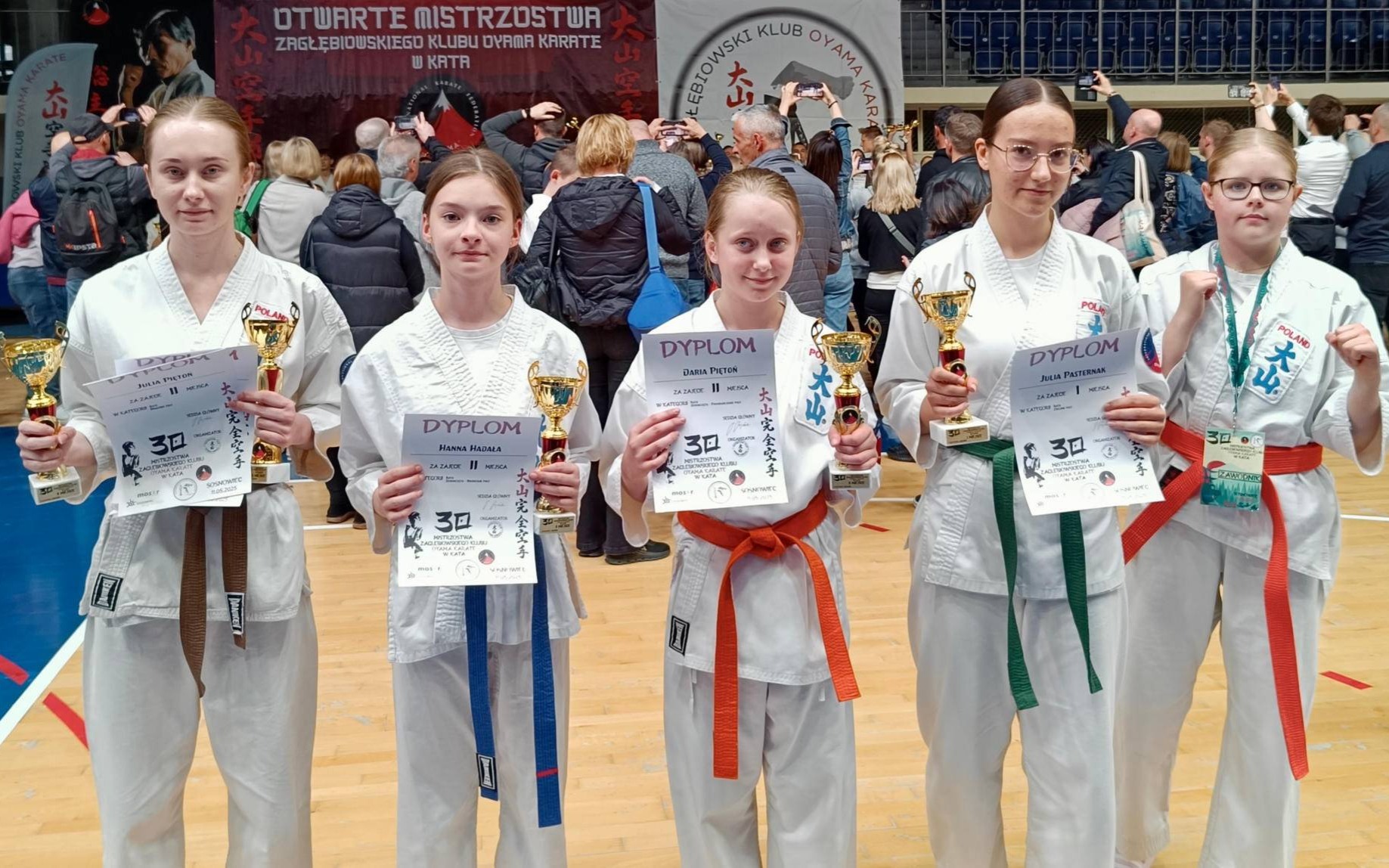 Równać do dziewcząt. Brzeszczanki z medalami nad Brynicą – FOTO