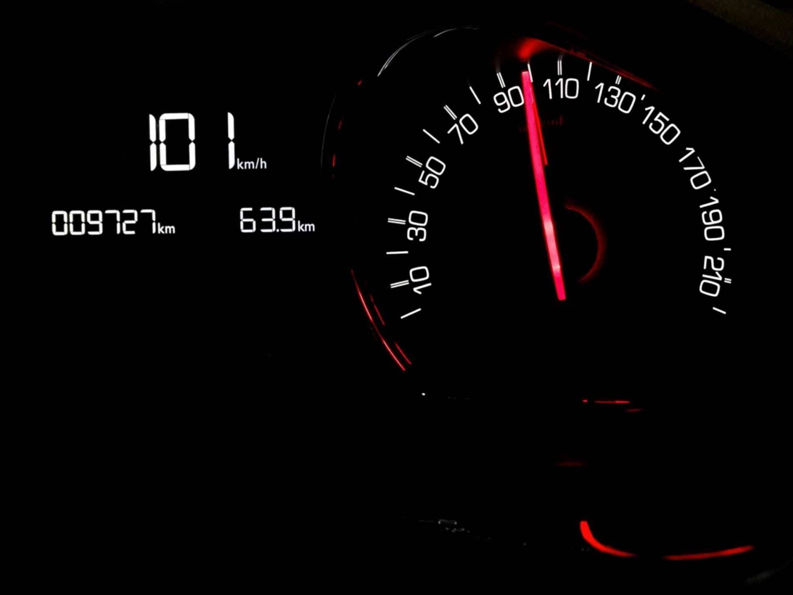 W obszarze zabudowanym jechał ponad 120 km na godz. – FILM