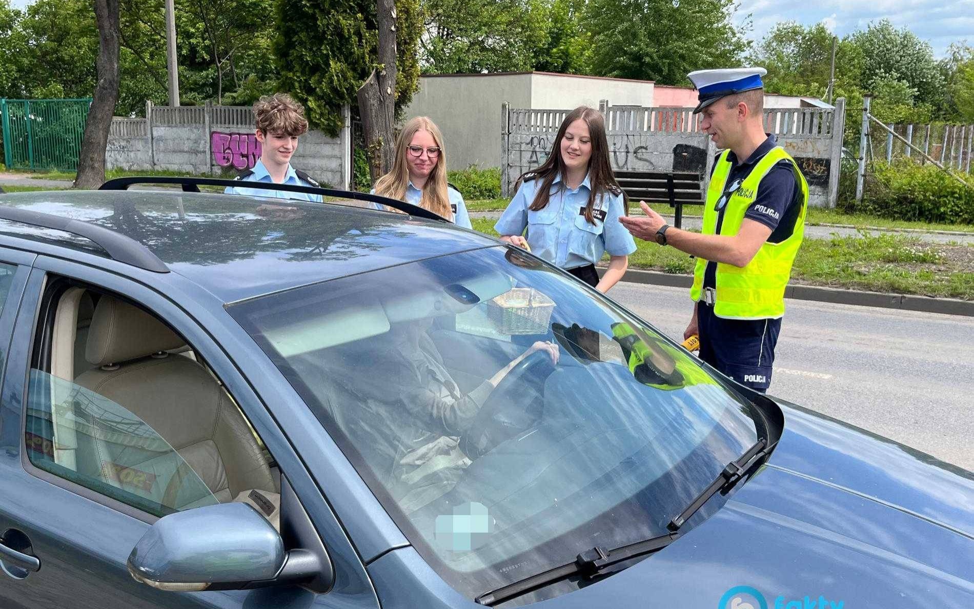 Wspólna akcja drogówki i uczniów z Ozetów – FOTO