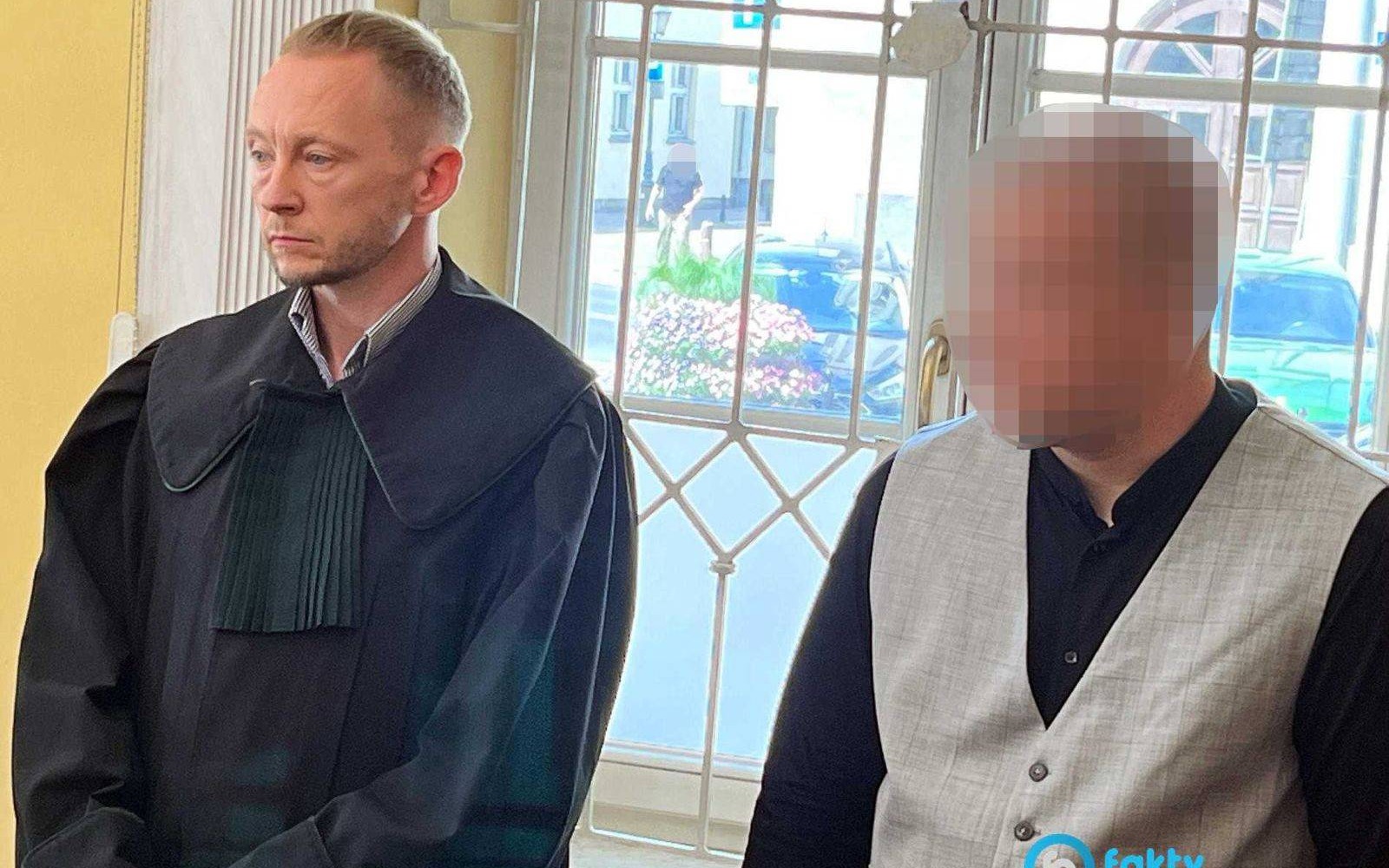 Pornografia na klasowym czacie. Sąd umorzył sprawę nauczyciela