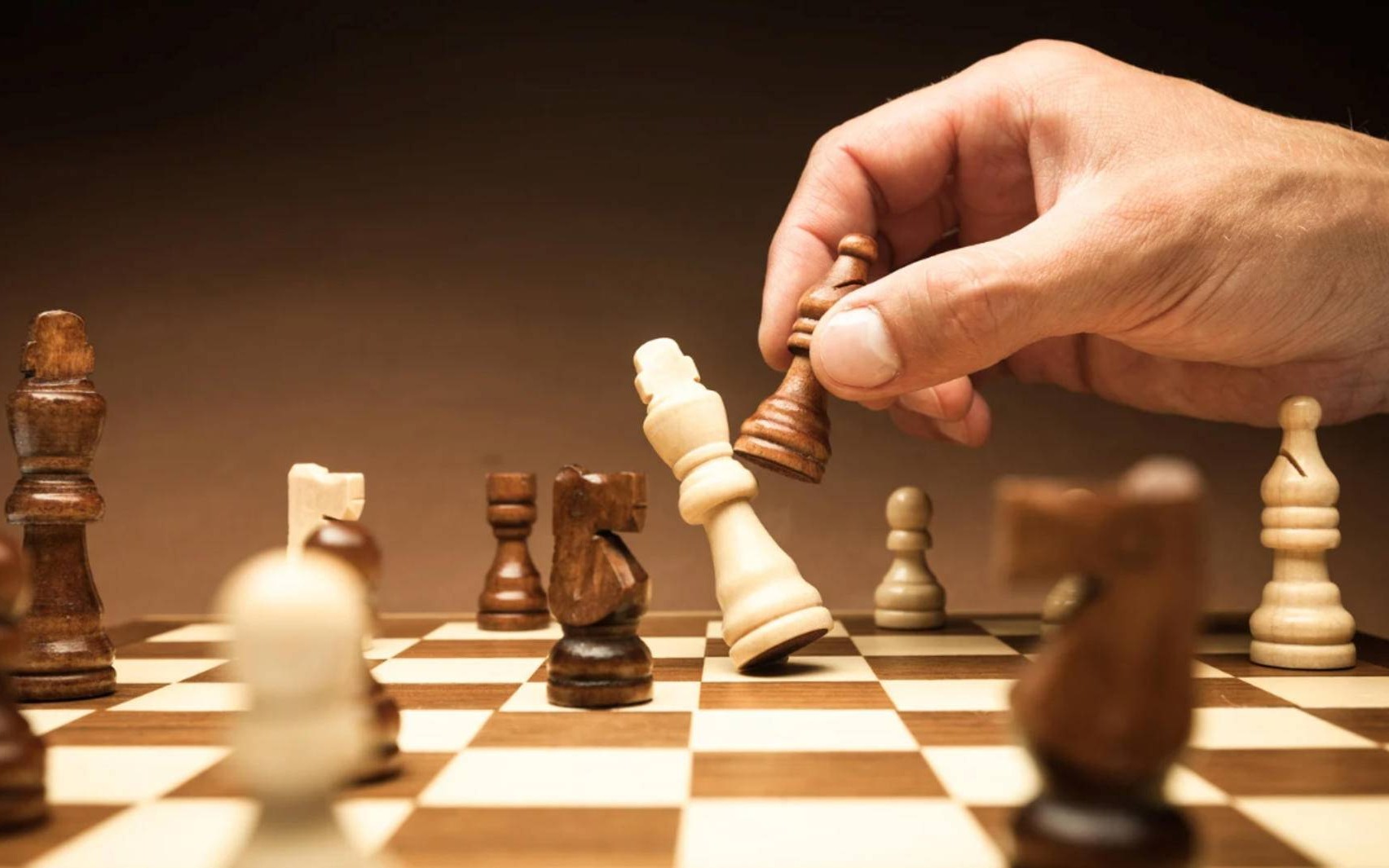 Wakacyjny szachowy pojedynek w Zasolu