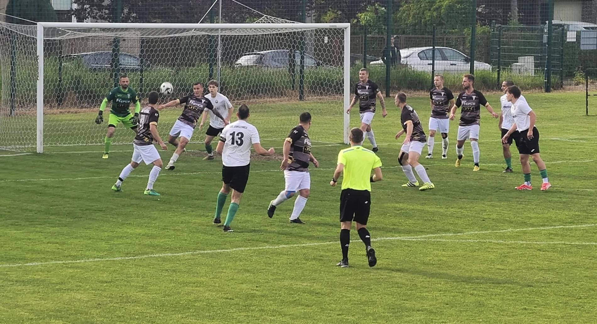 Miesiąc z małym hakiem do inauguracji