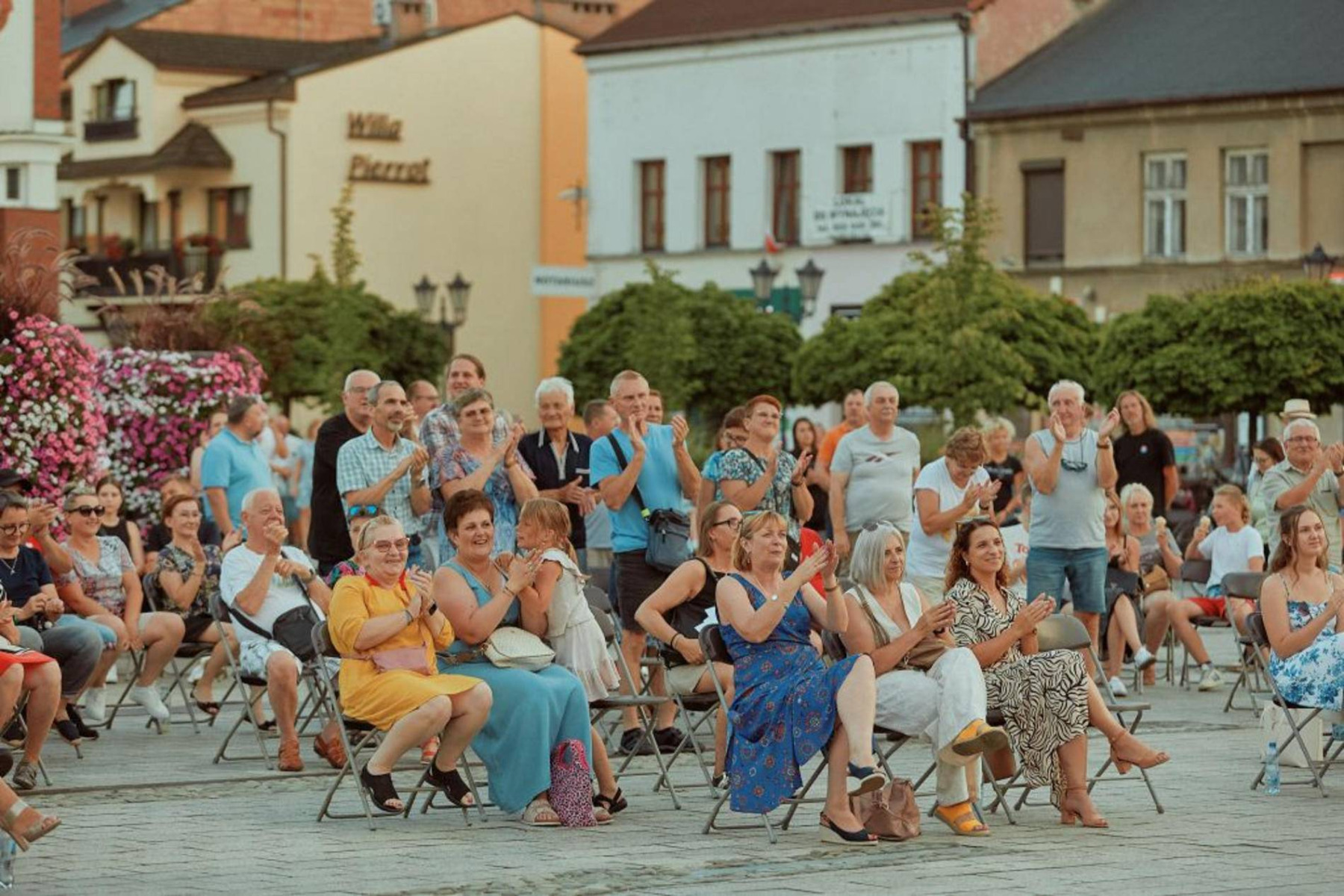 Letni festiwal orkiestr ożywił rynek w Oświęcimiu – FILM, FOTO