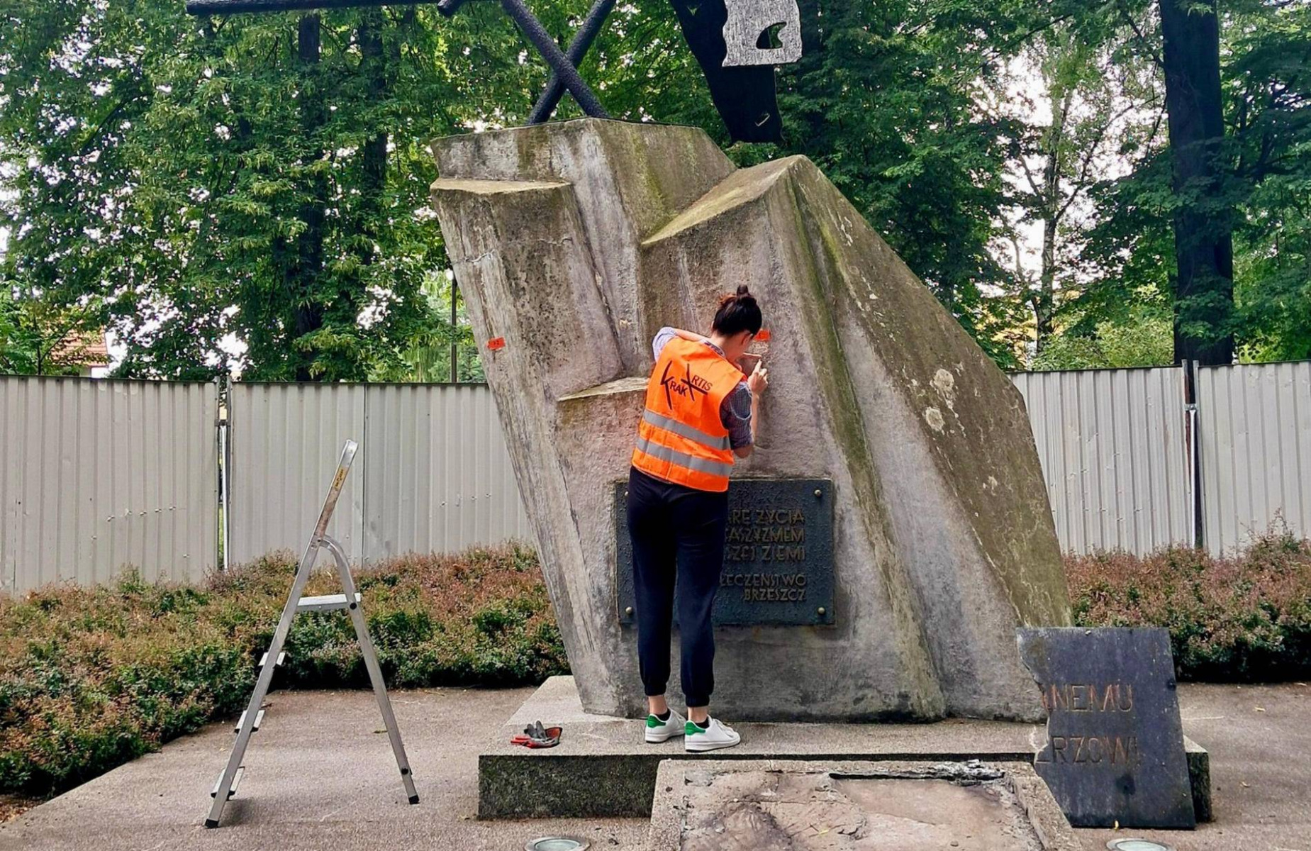 Ruszyła konserwacja pomnika ofiar faszyzmu – FOTO