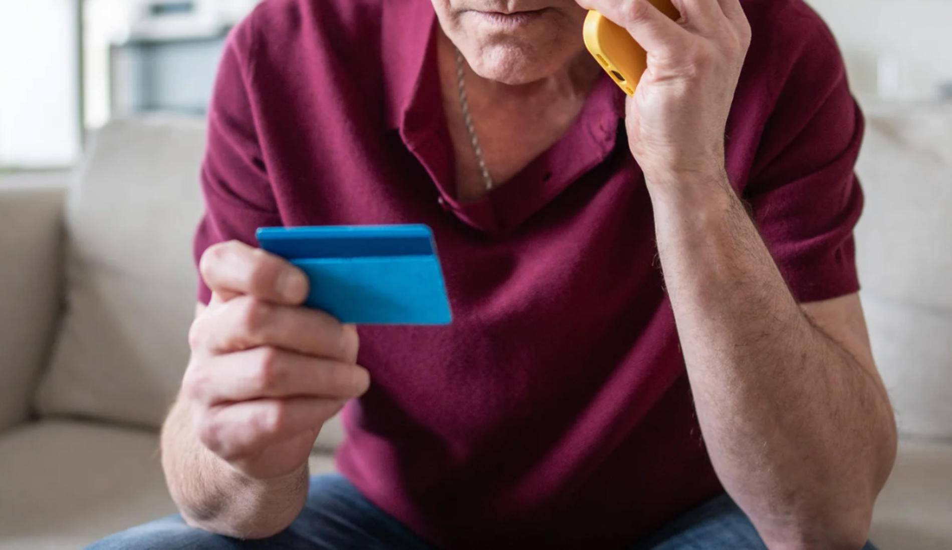 70‑latek stracił 81  tysięcy złotych na fałszywe akcje