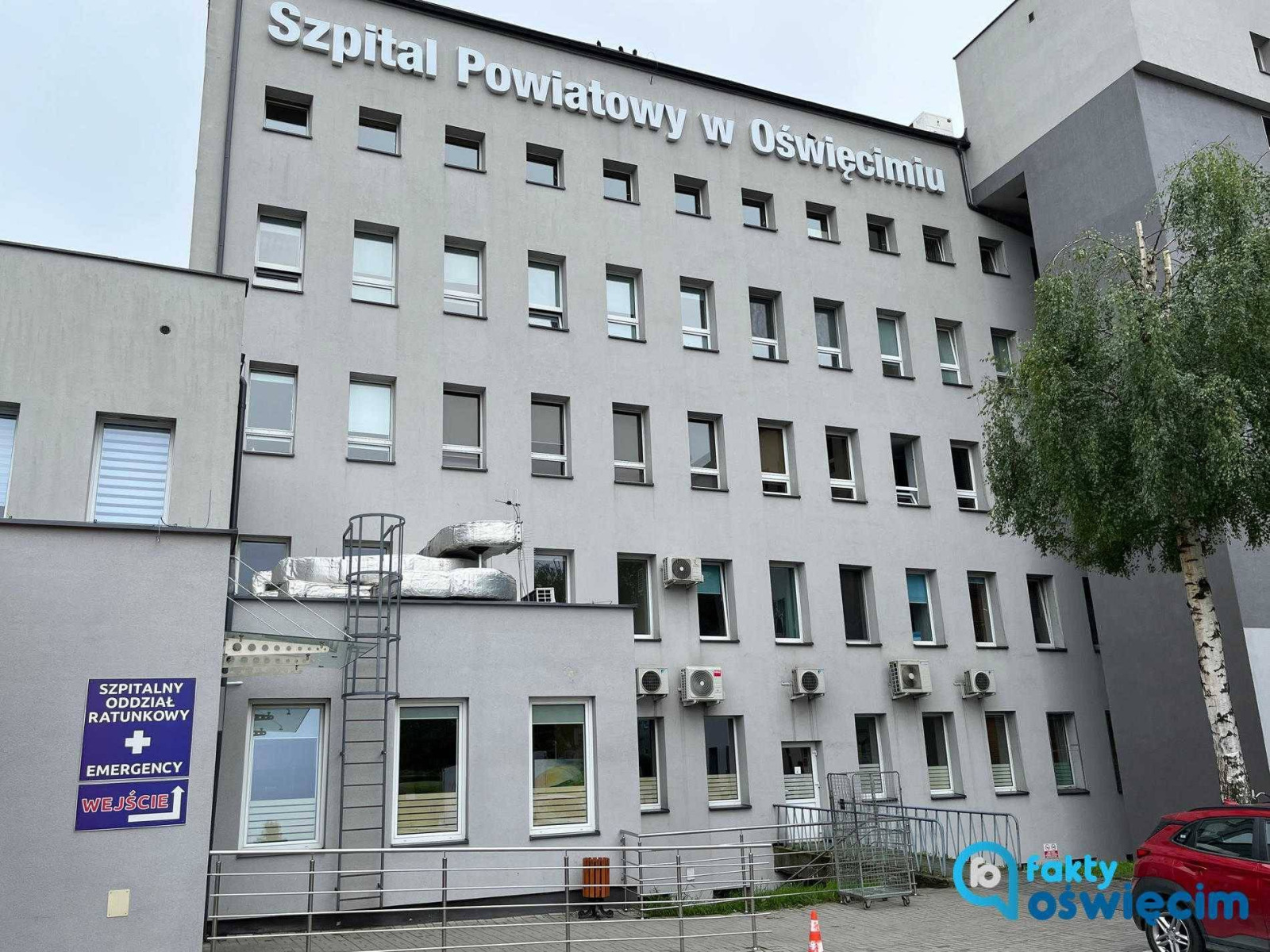 W wakacje szpital staje się przechowalnią seniorów