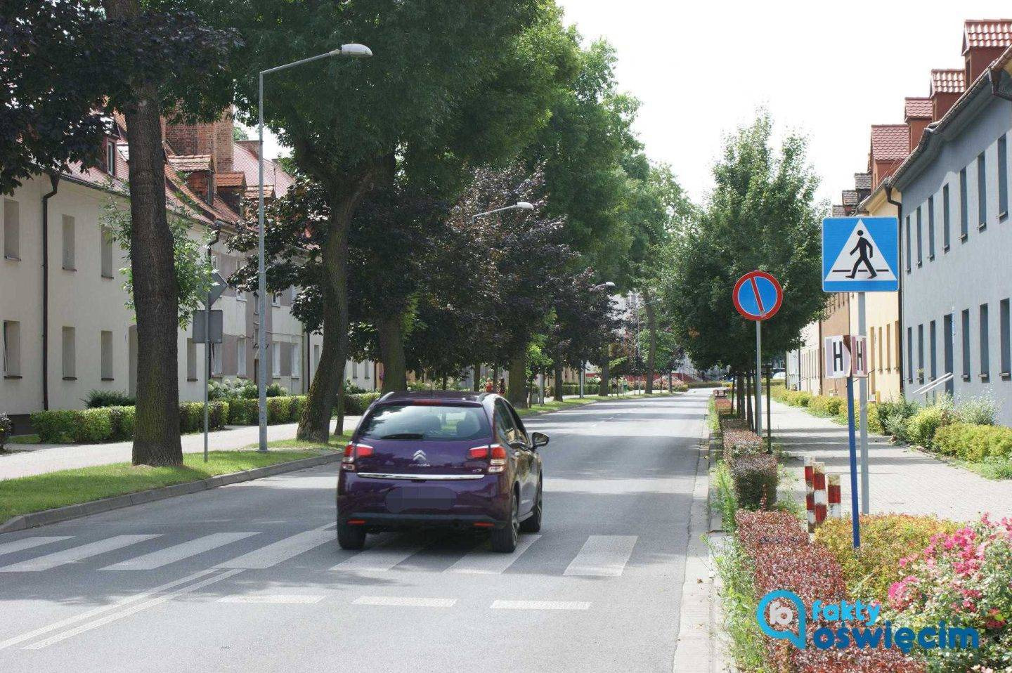 Upojony alkoholem chłopiec leżał obok bloku