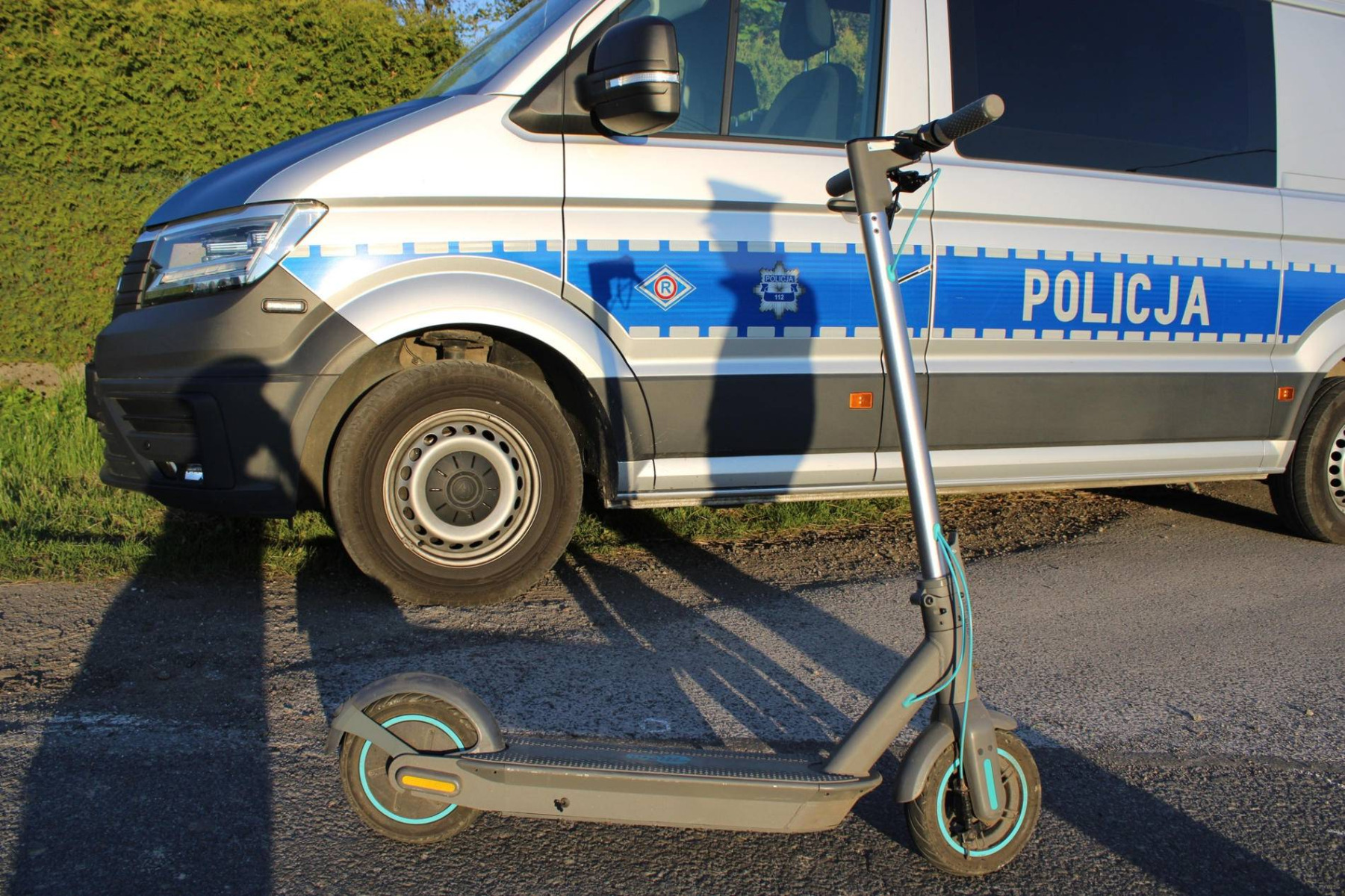 Jazda hulajnogą po ulicy zakończyła się pouczeniem