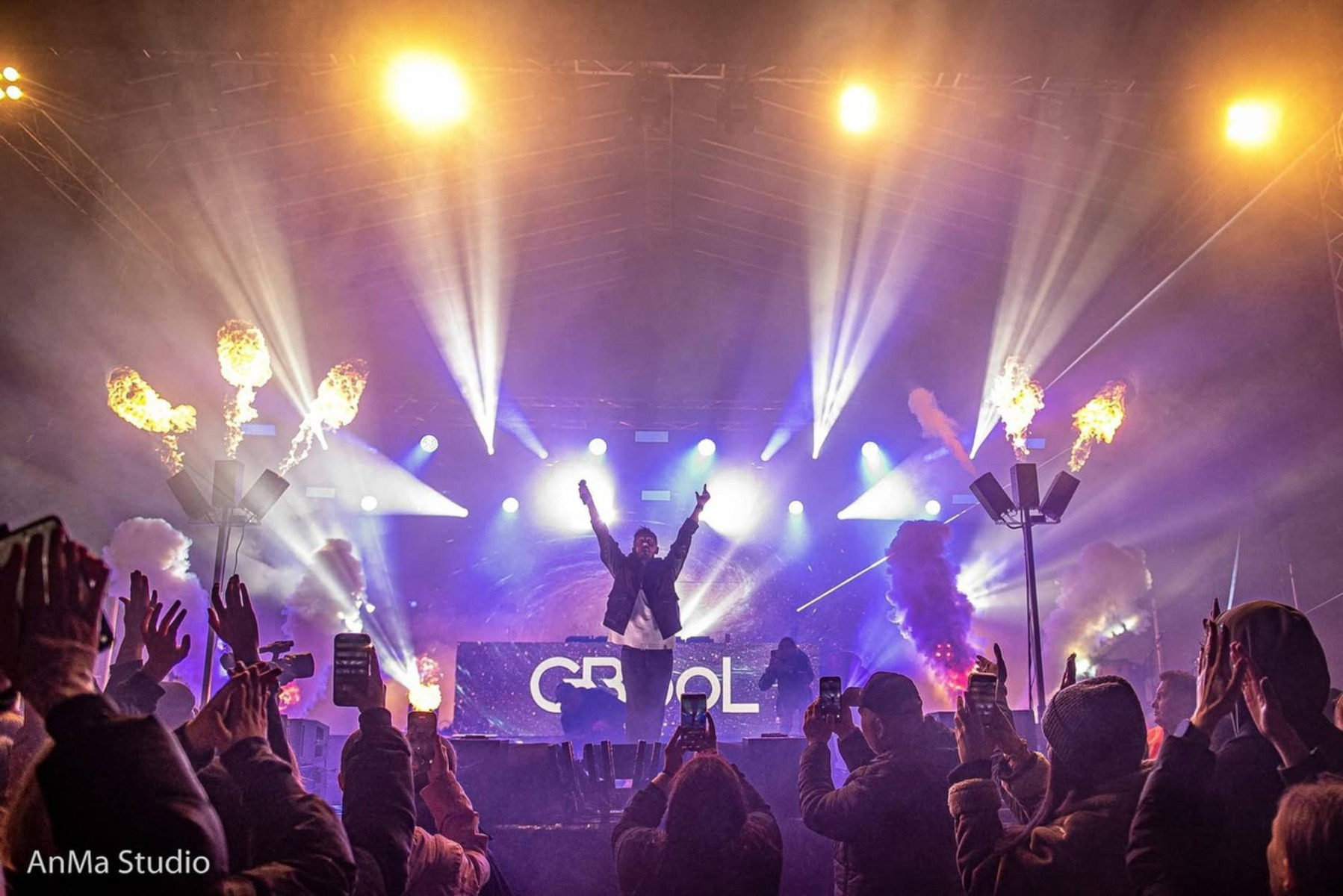 C-Bool i karuzele po zmroku. Nowość w Legendii – FOTO