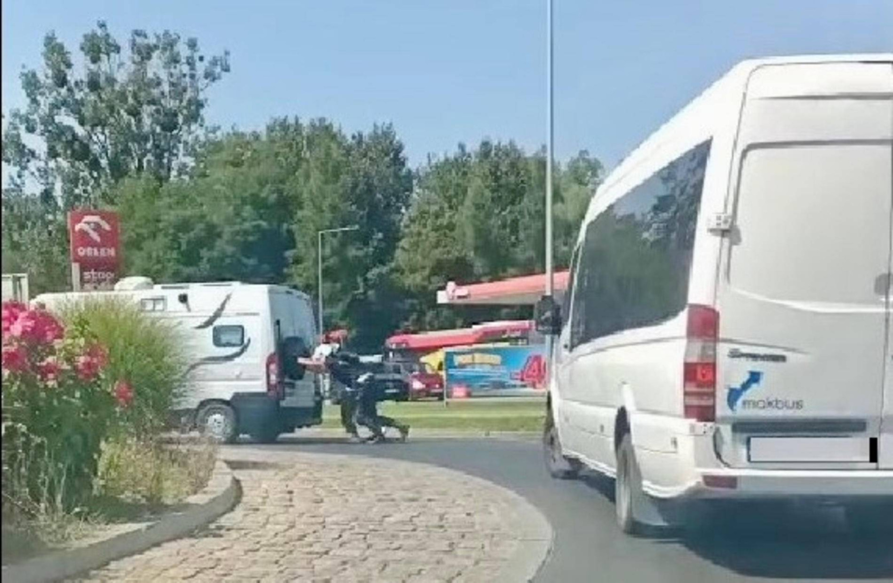 Awaria busa. Drogówka stanęła na wysokości zadania – FILM