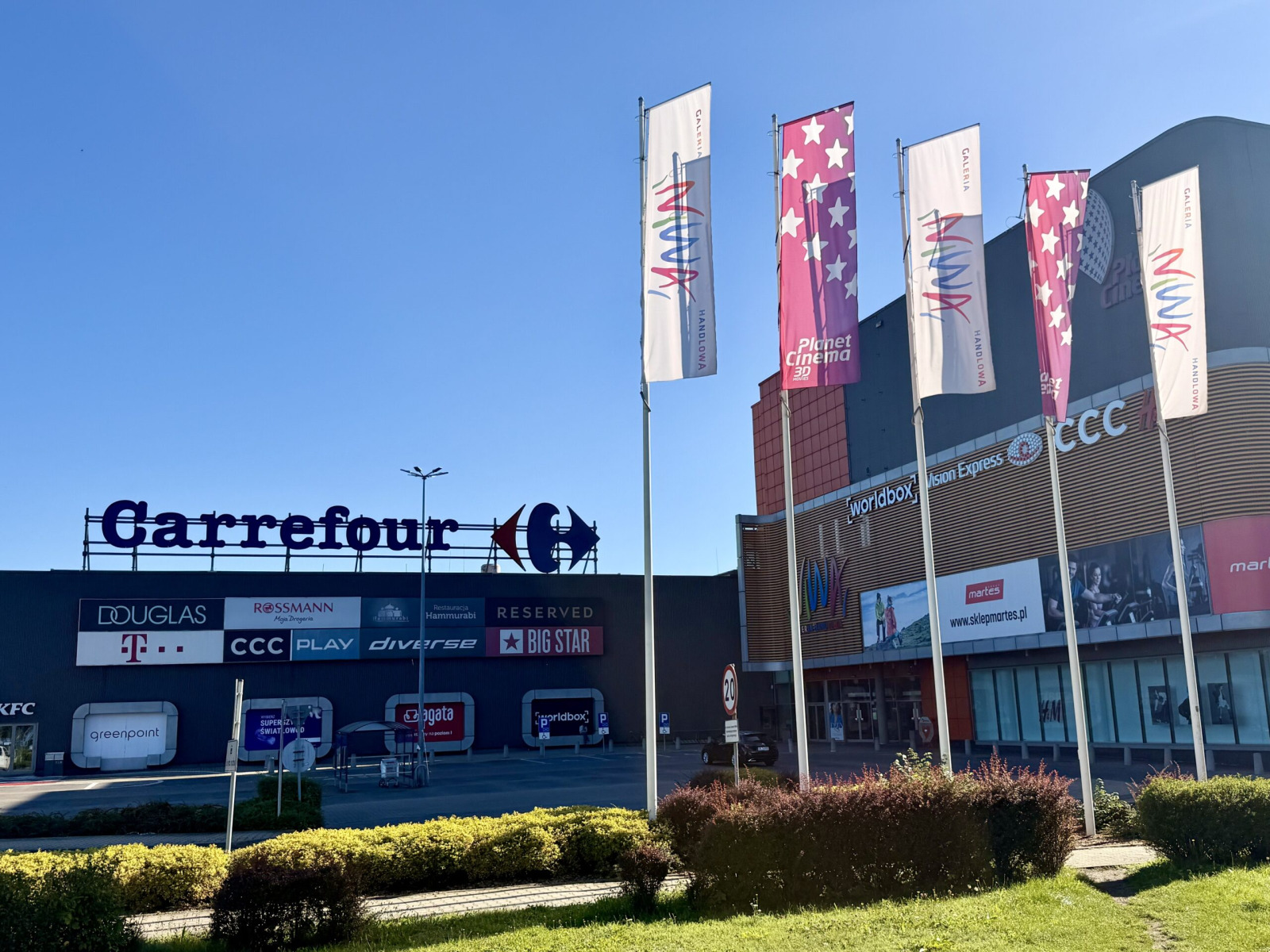 Carrefour planuje sprzedaż 800 sklepów w Polsce. Co to oznacza dla Oświęcimia i Galerii Niwa?