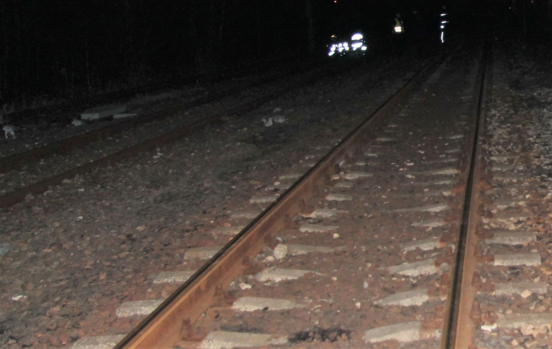 Nietrzeźwa kobieta chodziła po torach w Kętach. Miała trzy promile alkoholu