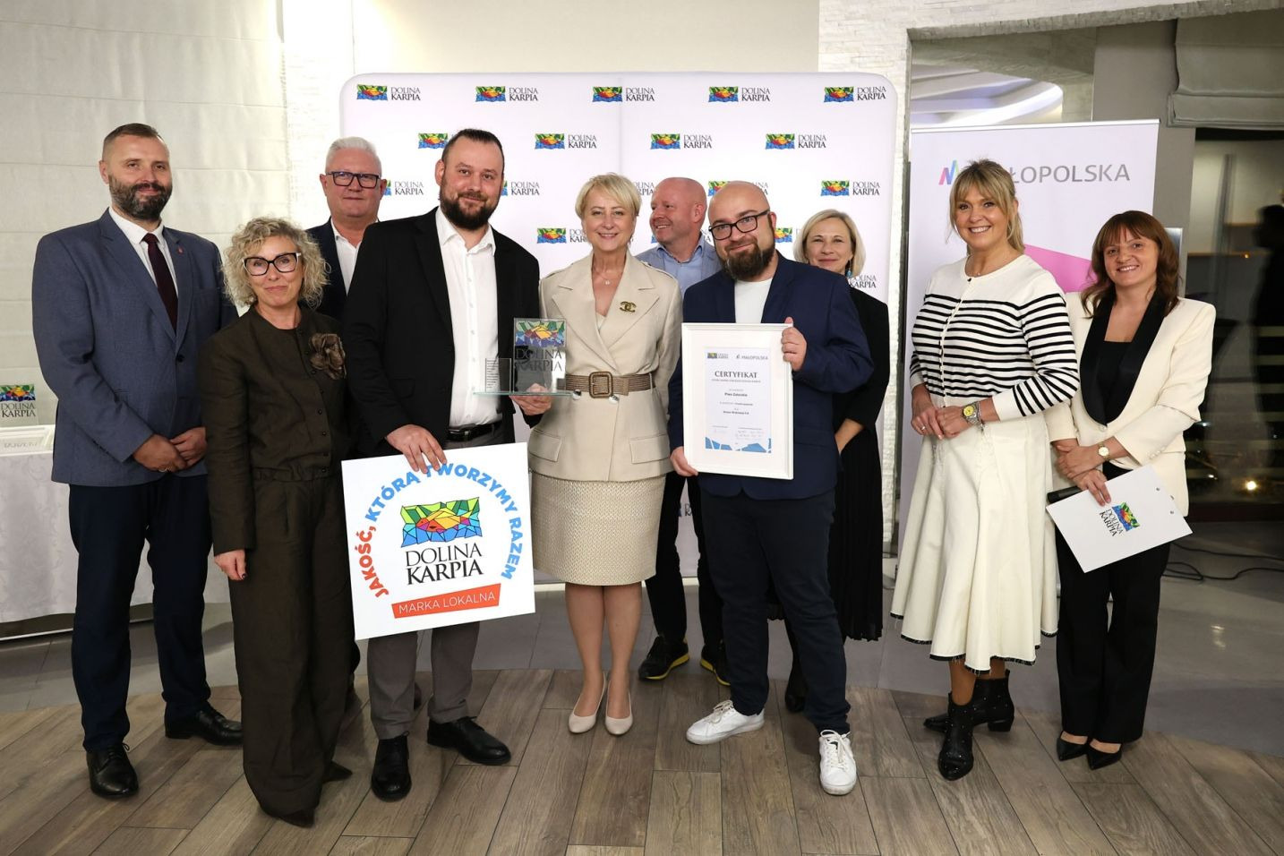 Gala marki lokalnej Dolina Karpia 2025. Wręczono certyfikaty nowym użytkownikom w Osieku