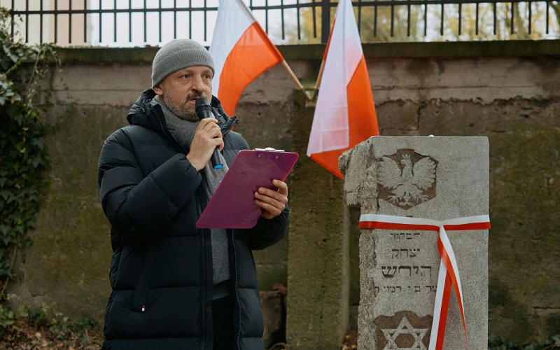 Oświęcim: Odsłonięto odrestaurowany nagrobek legionisty Icchaka Izydora Hirscha