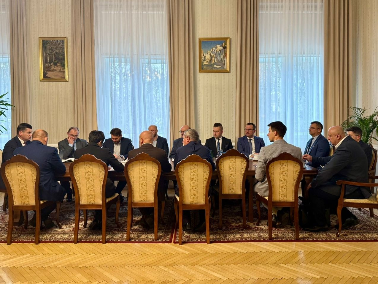 Małopolska wzmacnia bezpieczeństwo kolei. Pilne spotkanie po ogłoszeniu alarmu CHARLIE