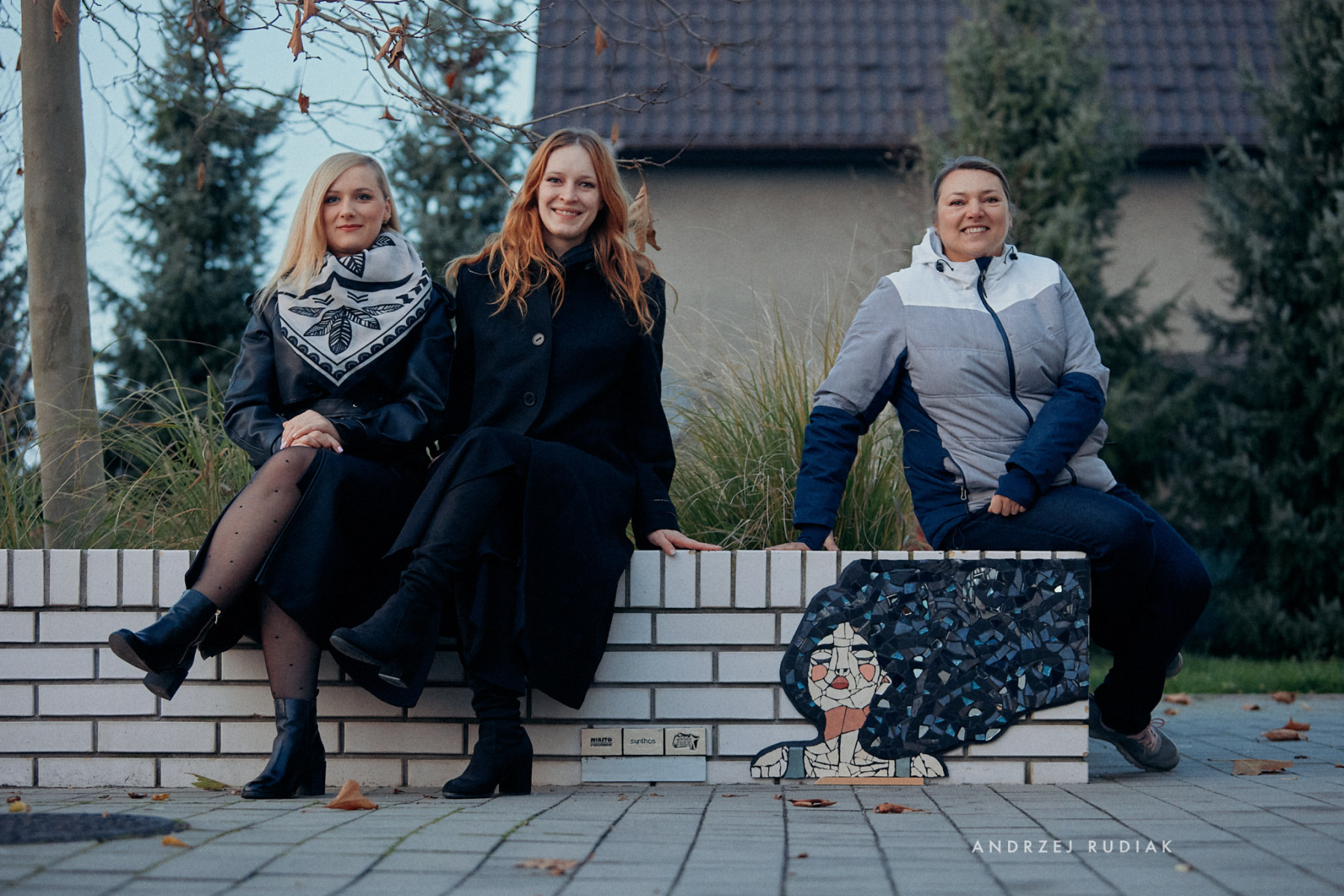 Kolejne cztery nowe mozaiki stworzone przez mieszkanki Oświęcimia. Rok Kobiet nabiera kolorów