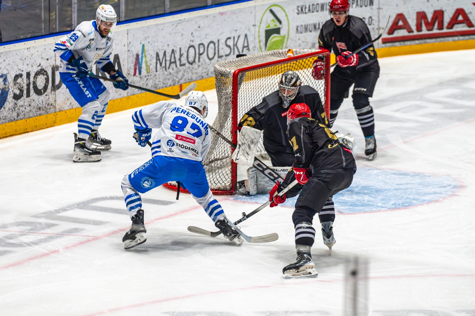 Hokejowy rollercoaster w Oświęcimiu! Unia znów lepsza od Cracovii – złoty gol w dogrywce